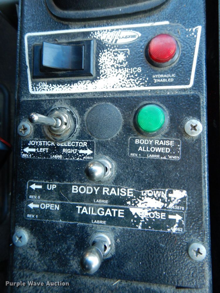 image for item DS8237 2012 International WorkStar 7400  refuse truck