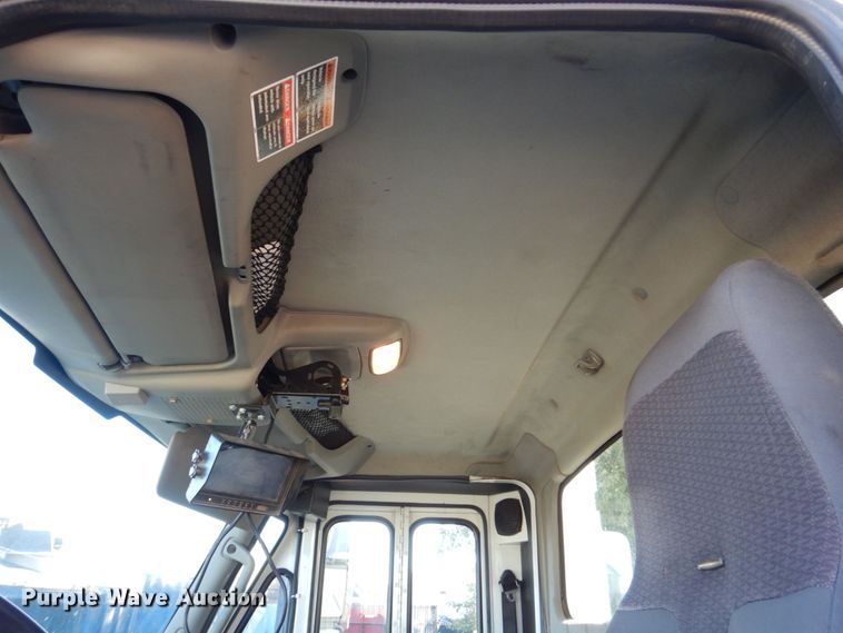 image for item DS8237 2012 International WorkStar 7400  refuse truck