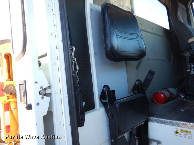 image for item DS8237 2012 International WorkStar 7400  refuse truck