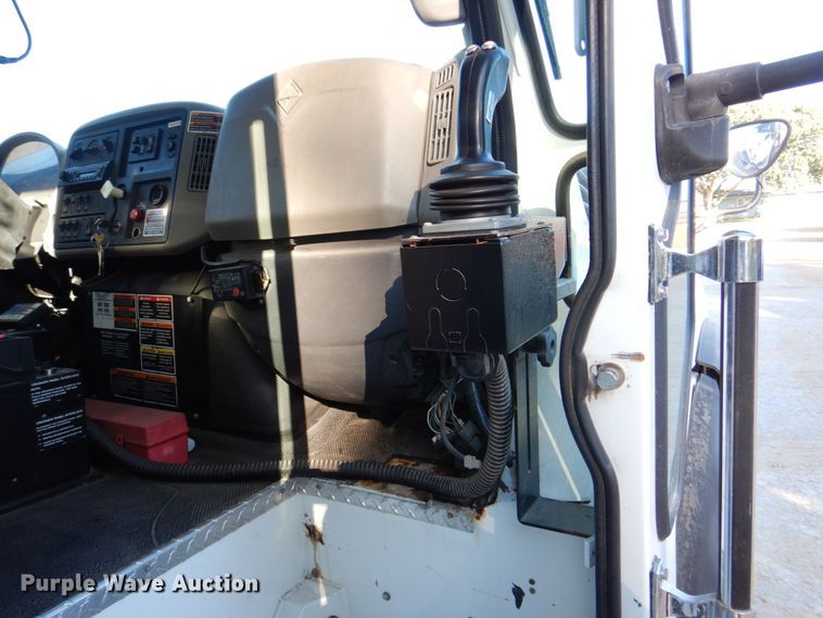 image for item DS8237 2012 International WorkStar 7400  refuse truck