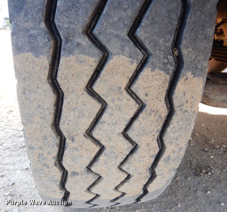 image for item DS8237 2012 International WorkStar 7400  refuse truck