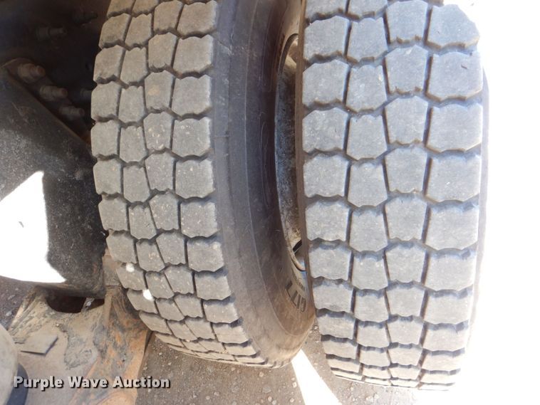 image for item DS8237 2012 International WorkStar 7400  refuse truck