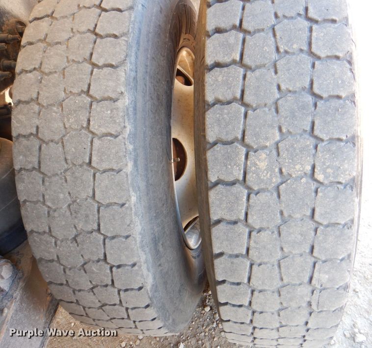 image for item DS8237 2012 International WorkStar 7400  refuse truck