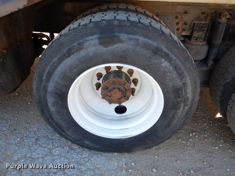 image for item DS8237 2012 International WorkStar 7400  refuse truck