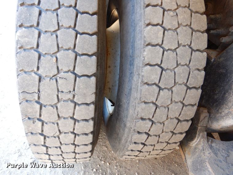 image for item DS8237 2012 International WorkStar 7400  refuse truck