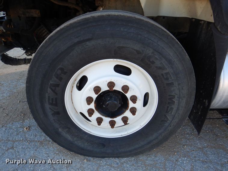 image for item DS8237 2012 International WorkStar 7400  refuse truck