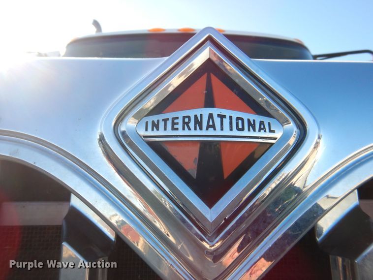 image for item DS8237 2012 International WorkStar 7400  refuse truck