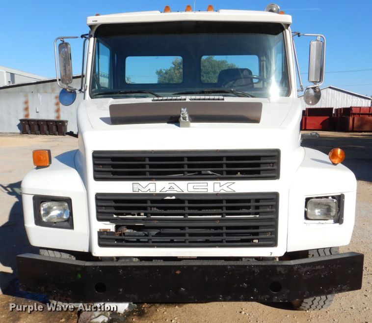 image for item DS8238 1994 Mack CS200 hook lift truck