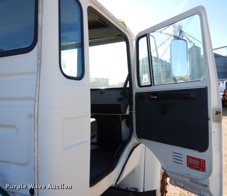 image for item DS8238 1994 Mack CS200 hook lift truck