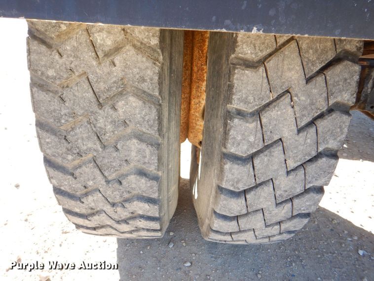 image for item DS8238 1994 Mack CS200 hook lift truck