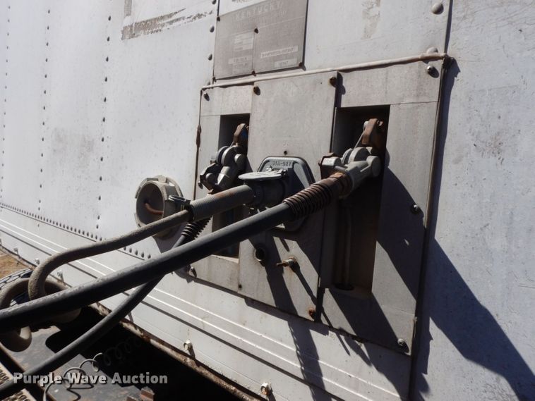 image for item HF9386 1992 Kentucky  dry van trailer