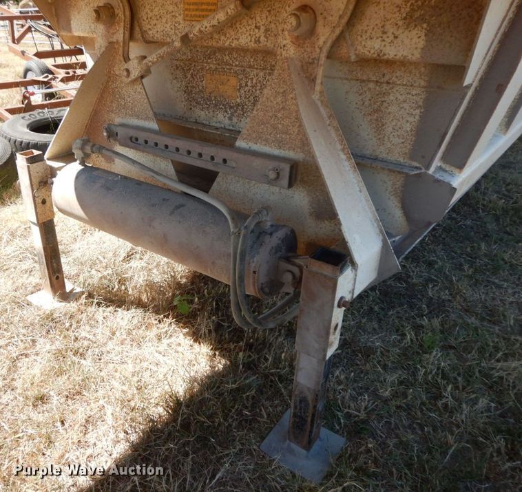 image for item HF9387 2012 Construction Trailer Specialists BDT-40  bottom dump trailer