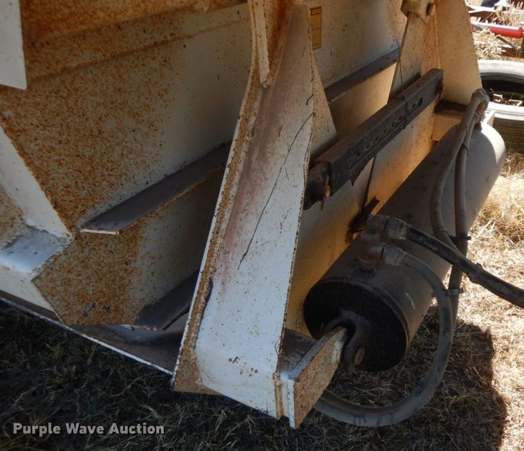 image for item HF9387 2012 Construction Trailer Specialists BDT-40  bottom dump trailer