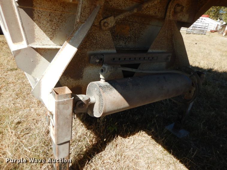 image for item HF9387 2012 Construction Trailer Specialists BDT-40  bottom dump trailer