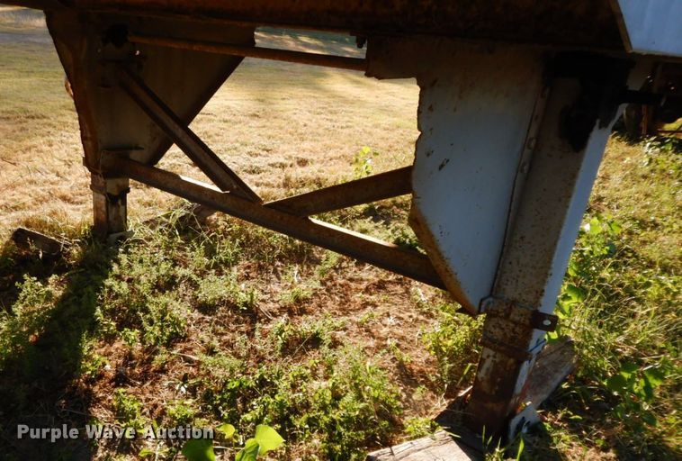 image for item HF9408 1985 Trailmobile 01HA-1SAM  dry van trailer