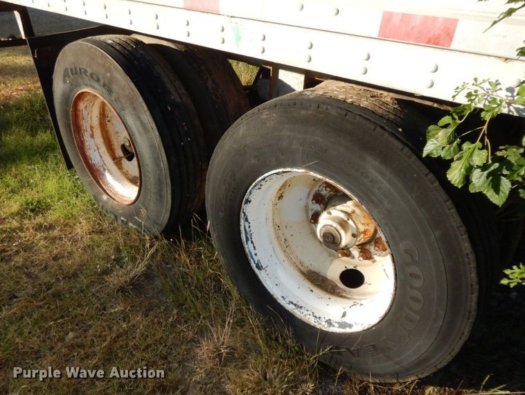 image for item HF9408 1985 Trailmobile 01HA-1SAM  dry van trailer