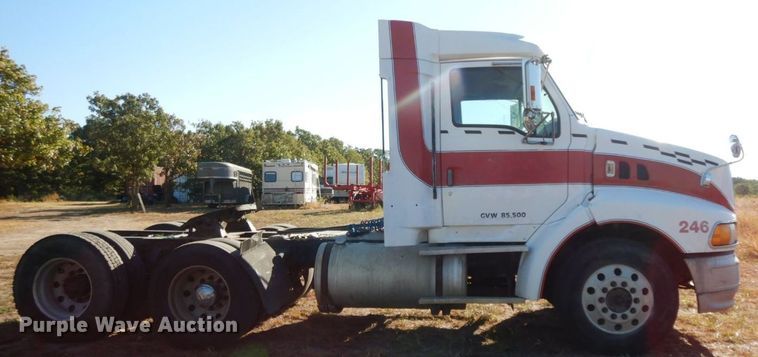 image for item HF9409 1998 Ford AT9513 Aeromax 113 semi truck