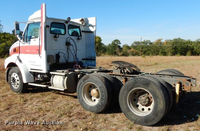 image for item HF9409 1998 Ford AT9513 Aeromax 113 semi truck