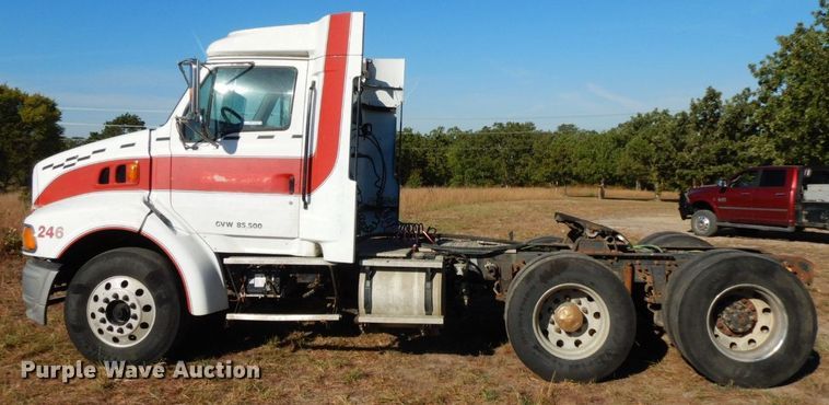 image for item HF9409 1998 Ford AT9513 Aeromax 113 semi truck