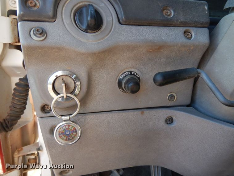 image for item HF9409 1998 Ford AT9513 Aeromax 113 semi truck