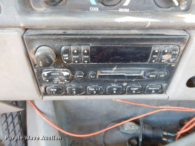 image for item HF9409 1998 Ford AT9513 Aeromax 113 semi truck