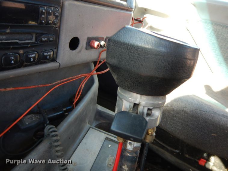 image for item HF9409 1998 Ford AT9513 Aeromax 113 semi truck