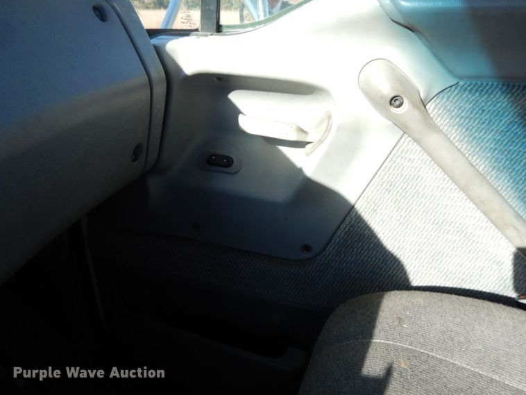 image for item HF9409 1998 Ford AT9513 Aeromax 113 semi truck