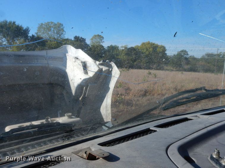 image for item HF9409 1998 Ford AT9513 Aeromax 113 semi truck