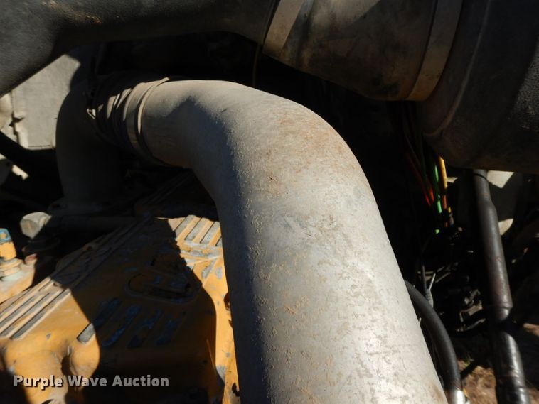 image for item HF9409 1998 Ford AT9513 Aeromax 113 semi truck