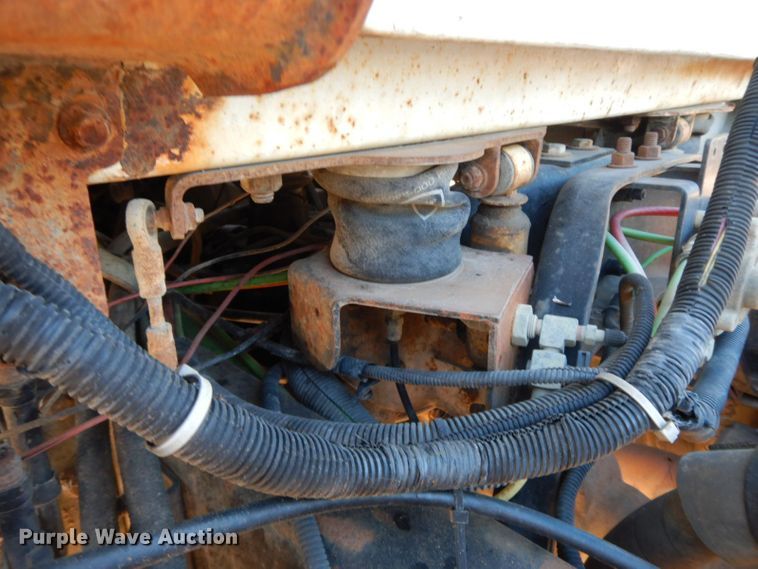 image for item HF9409 1998 Ford AT9513 Aeromax 113 semi truck