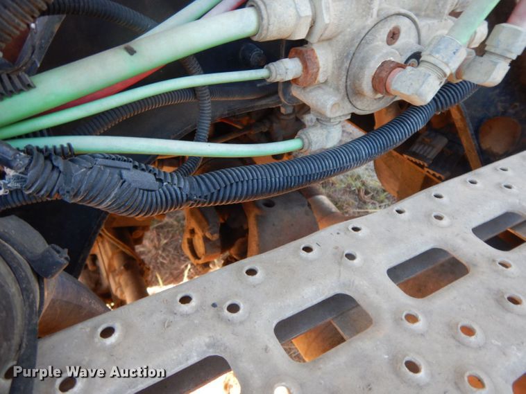 image for item HF9409 1998 Ford AT9513 Aeromax 113 semi truck