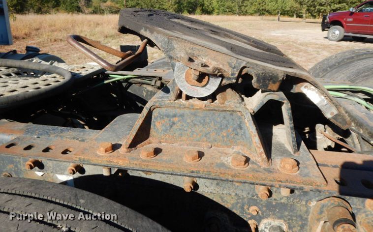 image for item HF9409 1998 Ford AT9513 Aeromax 113 semi truck