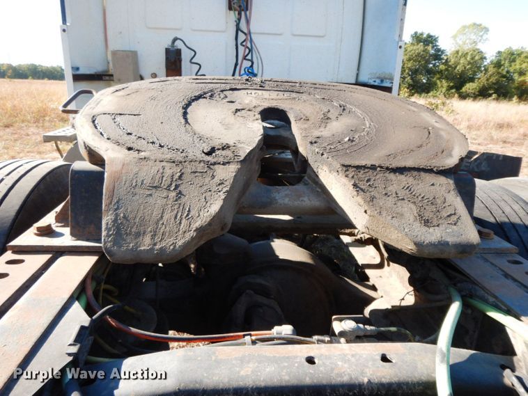 image for item HF9409 1998 Ford AT9513 Aeromax 113 semi truck