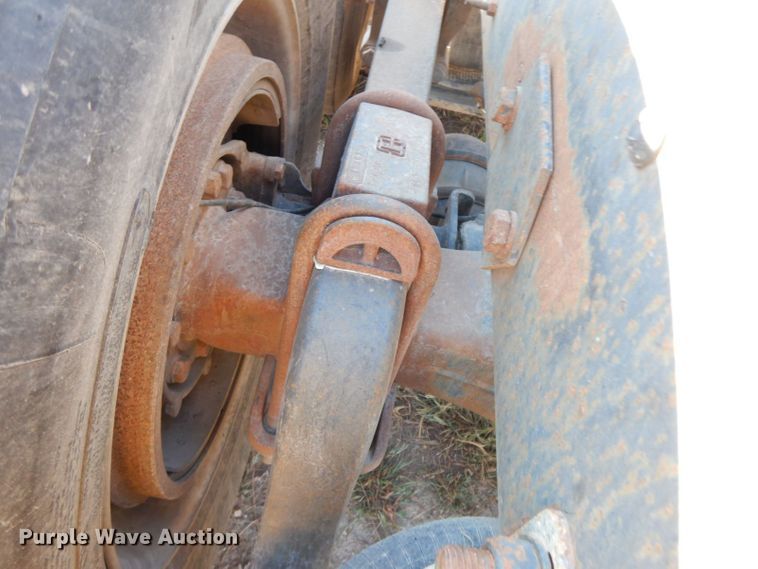 image for item HF9409 1998 Ford AT9513 Aeromax 113 semi truck