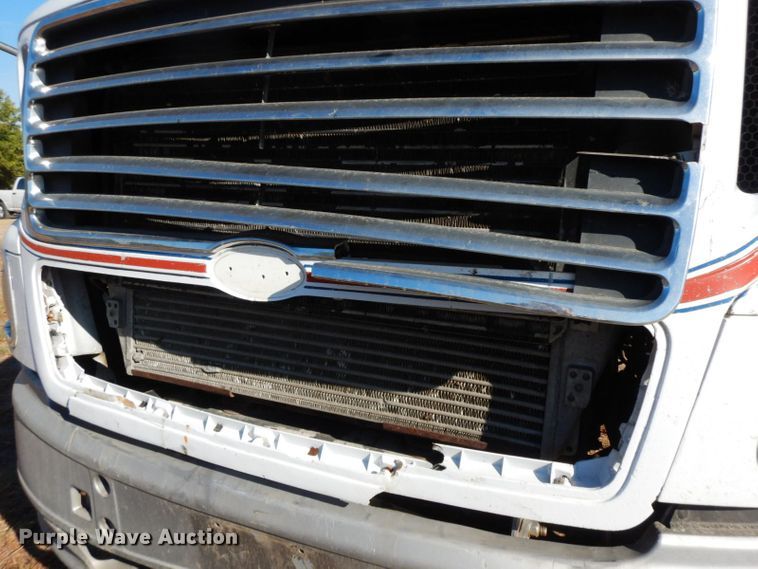 image for item HF9409 1998 Ford AT9513 Aeromax 113 semi truck