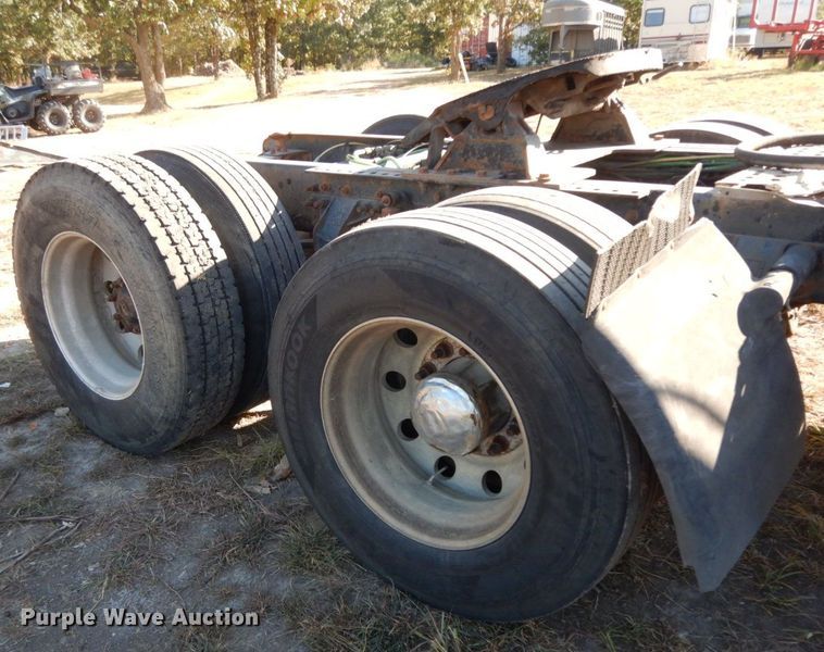 image for item HF9409 1998 Ford AT9513 Aeromax 113 semi truck