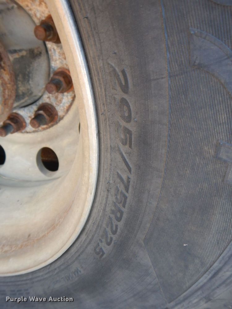 image for item HF9409 1998 Ford AT9513 Aeromax 113 semi truck