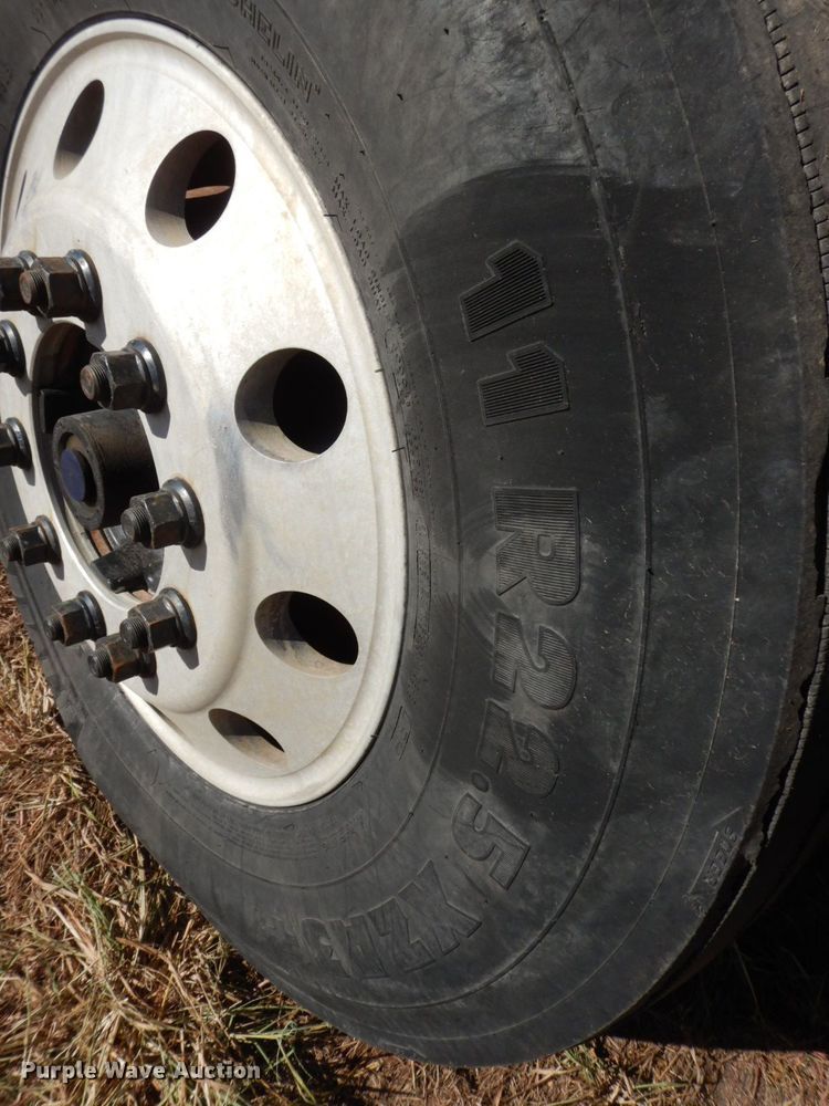 image for item HF9409 1998 Ford AT9513 Aeromax 113 semi truck