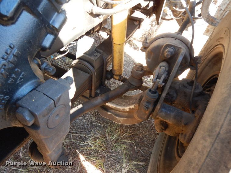 image for item HF9409 1998 Ford AT9513 Aeromax 113 semi truck