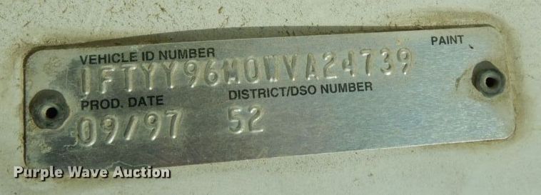 image for item HF9409 1998 Ford AT9513 Aeromax 113 semi truck