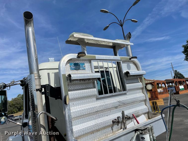 image for item JC9925 2014 Mack CHU613  semi truck