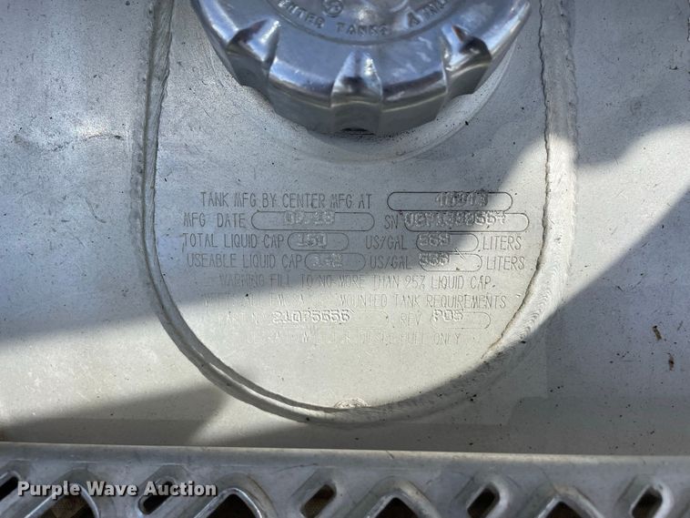 image for item JC9925 2014 Mack CHU613  semi truck