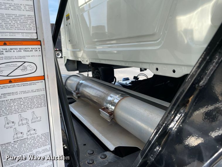 image for item JC9925 2014 Mack CHU613  semi truck