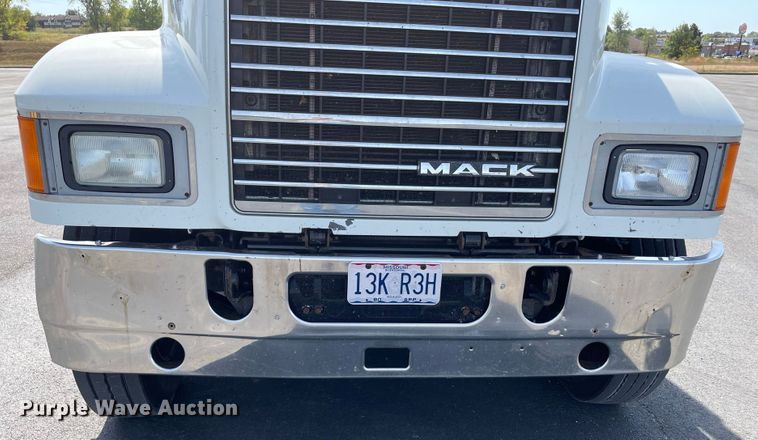 image for item JC9925 2014 Mack CHU613  semi truck