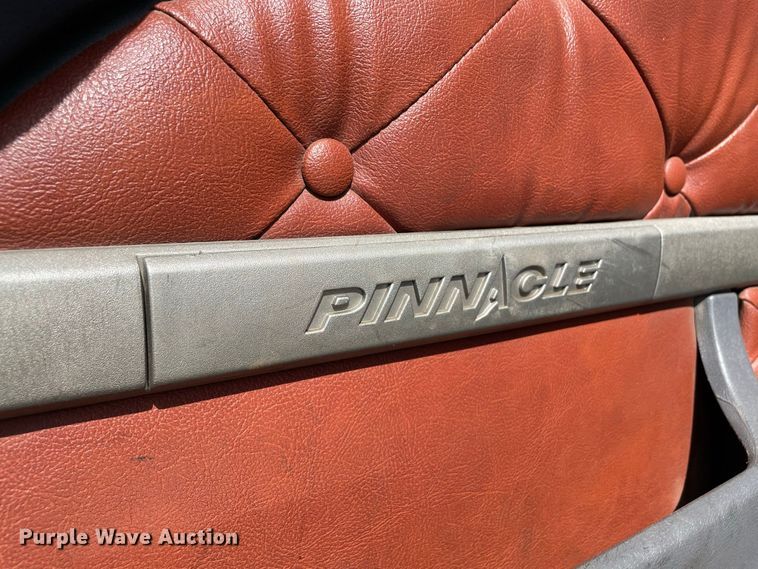 image for item JC9925 2014 Mack CHU613  semi truck