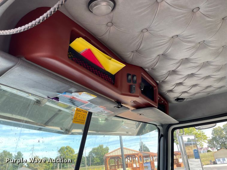 image for item JC9925 2014 Mack CHU613  semi truck