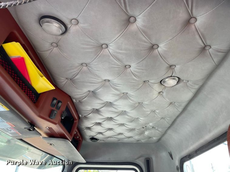 image for item JC9925 2014 Mack CHU613  semi truck