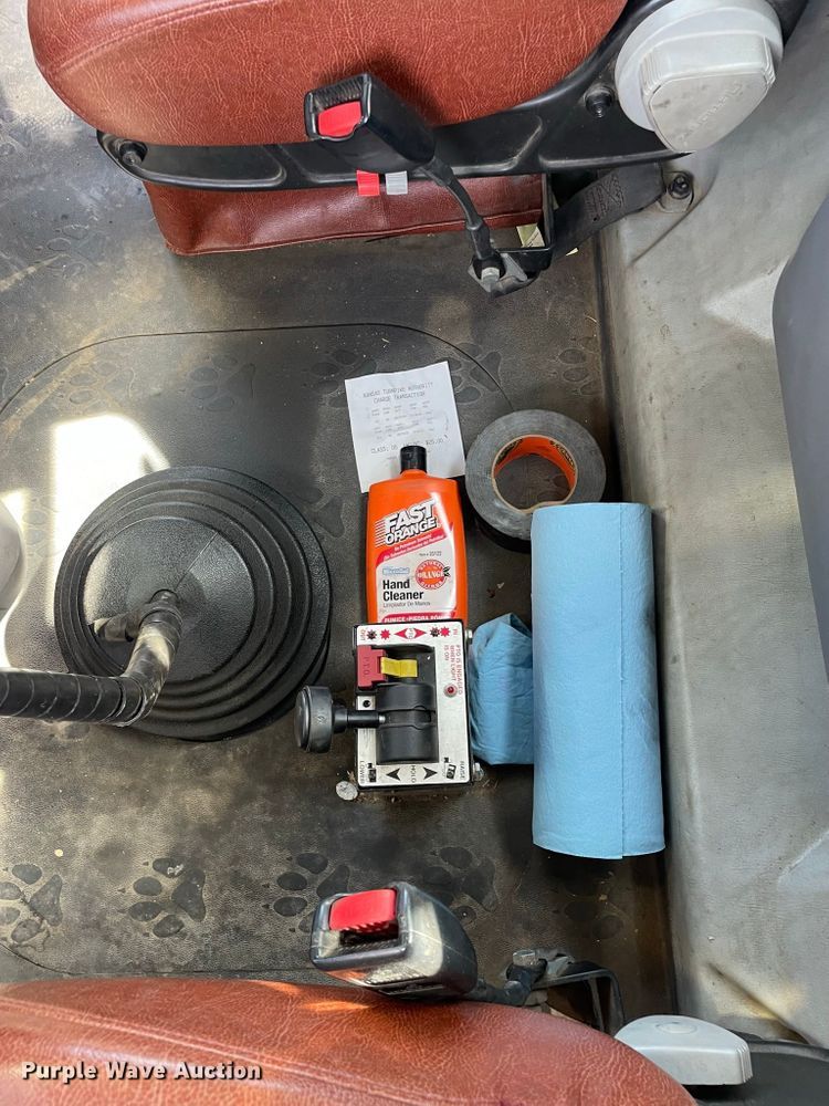 image for item JC9925 2014 Mack CHU613  semi truck