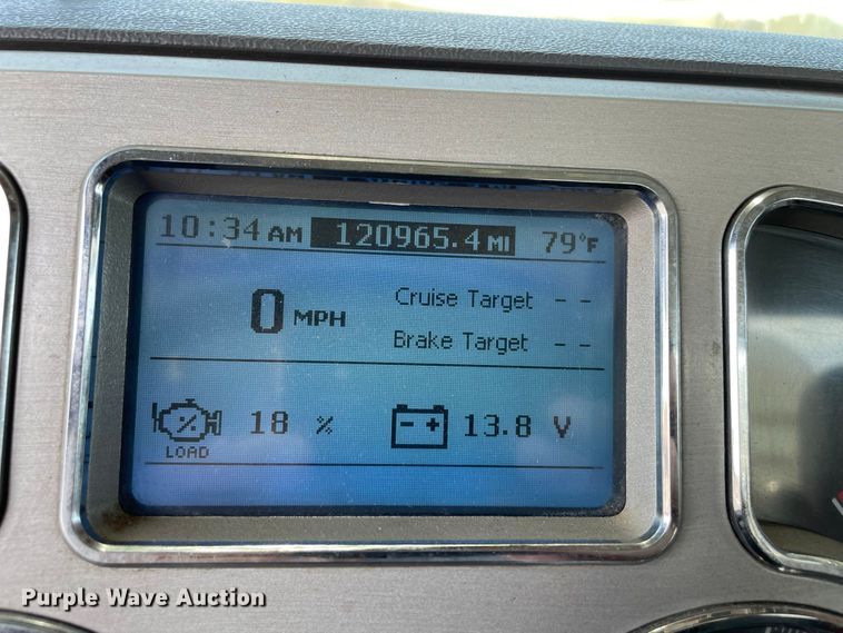 image for item JC9925 2014 Mack CHU613  semi truck