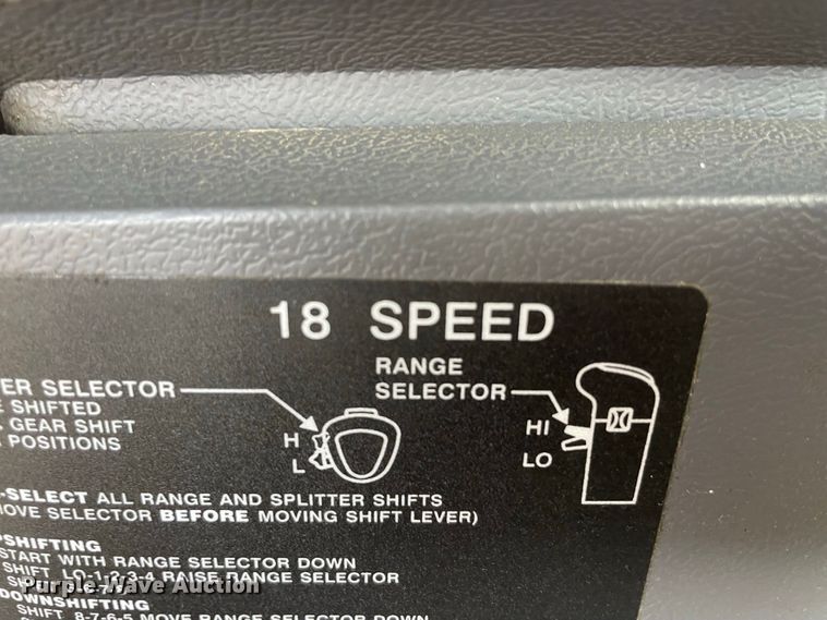 image for item JC9925 2014 Mack CHU613  semi truck